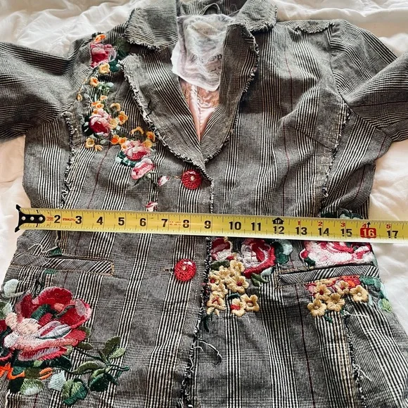 Paparazzi Houndstooth Blazer with Embroidered Flowers Women Size Large - Picture 14 of 15